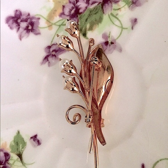 💐Vintage Brushed Gold & Flower Pearl Brooch💐 - Picture 5 of 6